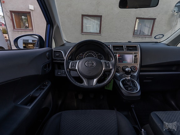 Toyota Verso-S 26 of 30
