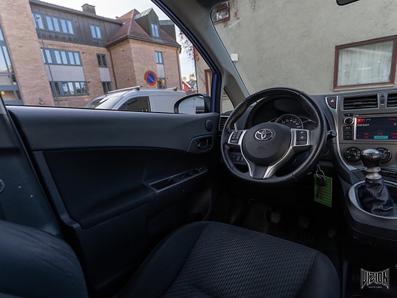 Toyota Verso-S 24 of 30