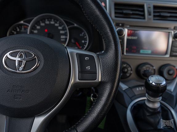 Toyota Verso-S 28 of 30