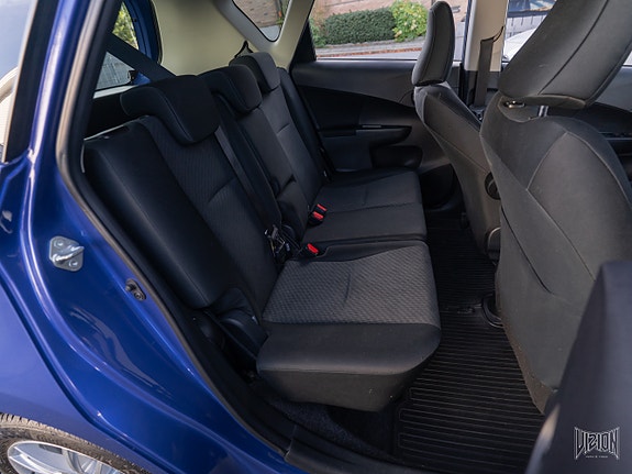 Toyota Verso-S 22 of 30