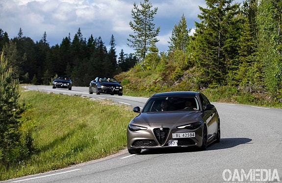 Alfa Romeo Giulia 2 of 10