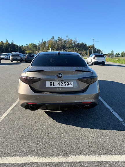 Alfa Romeo Giulia 6 of 10