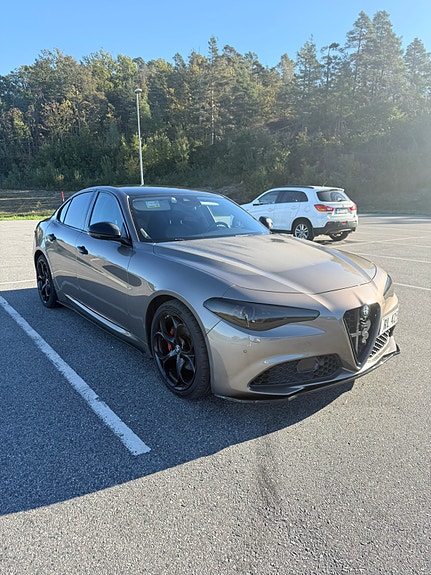 Alfa Romeo Giulia 9 of 10