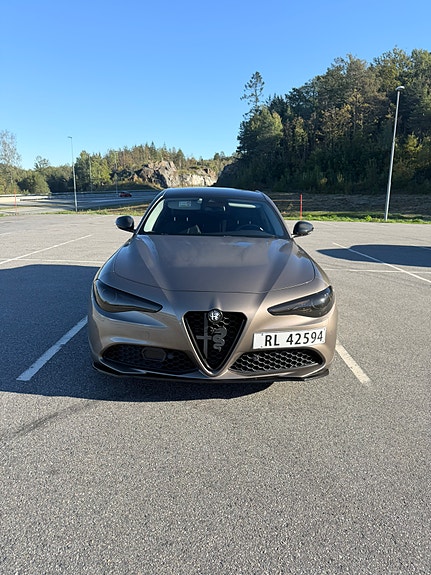 Alfa Romeo Giulia 10 of 10