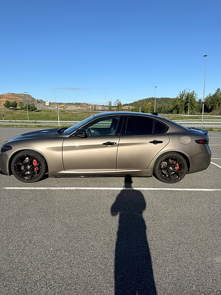 Alfa Romeo Giulia 4 of 10