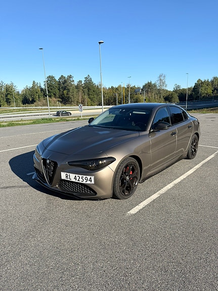 Alfa Romeo Giulia 3 of 10