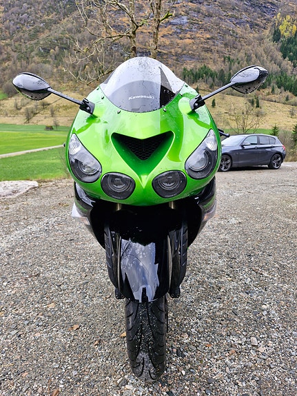 Kawasaki ZZR 1400 4 of 12