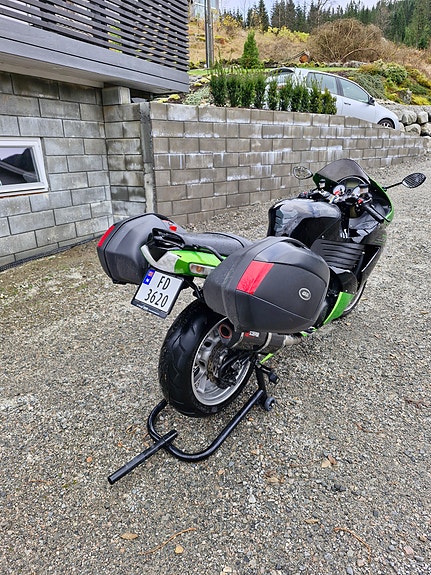 Kawasaki ZZR 1400 11 of 12