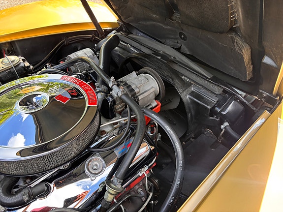 Chevrolet Corvette 24 of 28