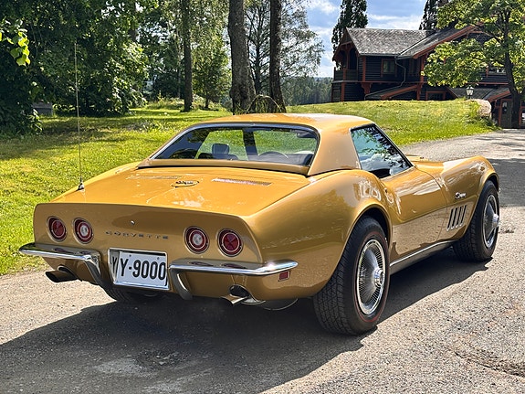 Chevrolet Corvette 5 of 28