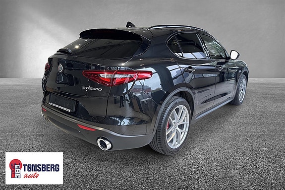 Alfa Romeo Stelvio 5 of 21