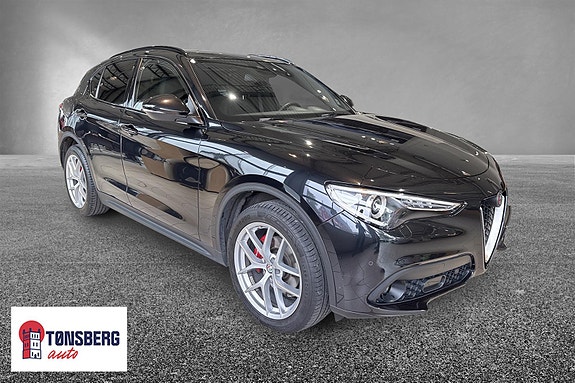Alfa Romeo Stelvio 3 of 21