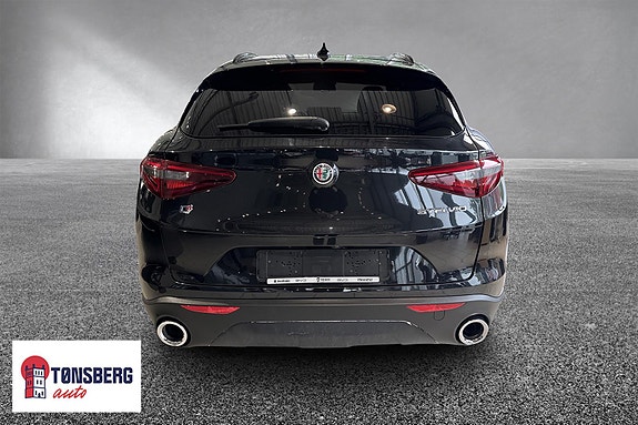 Alfa Romeo Stelvio 6 of 21