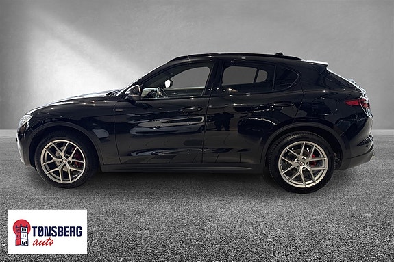Alfa Romeo Stelvio 8 of 21