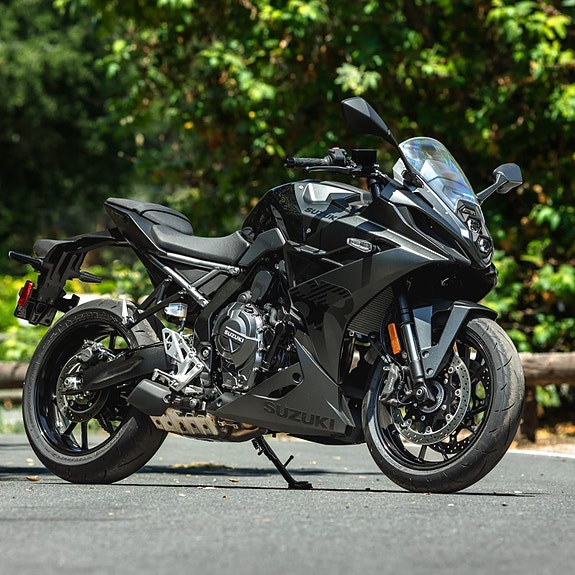 Suzuki GSX-8R 3 of 9