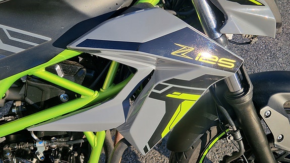Kawasaki Z 125 6 of 17