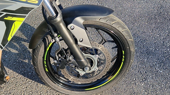 Kawasaki Z 125 7 of 17