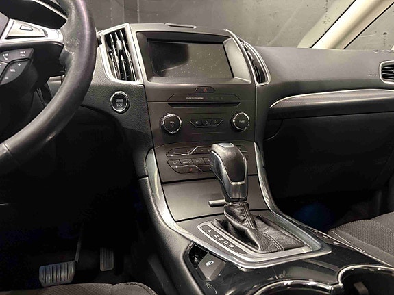 Ford S-MAX 23 of 30