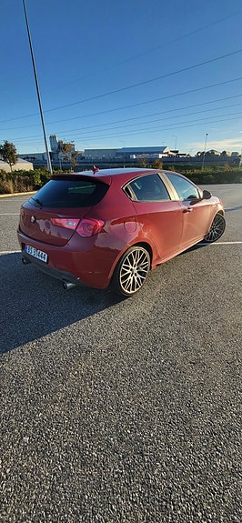 Alfa Romeo Giulietta 7 of 14