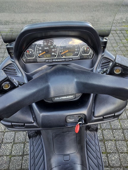 Suzuki AN 400Z Burgman 4 of 4
