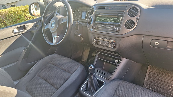 Volkswagen Tiguan 5 of 9