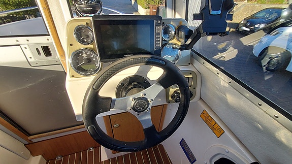 Bella 580C Pilothouse ( komplett pakke masse utstyr ) 7 of 23