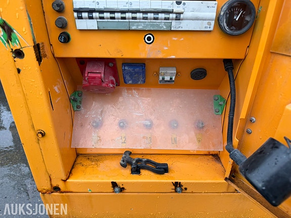 Andre 40 kVA dieselaggregat på tilhenger 11 of 26