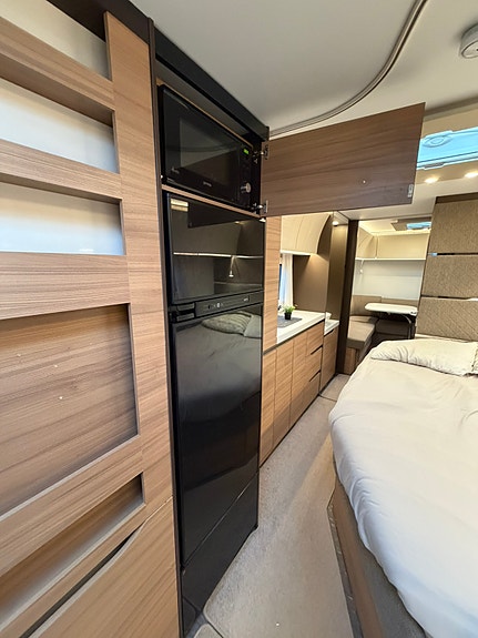 Adria ALPINA 763 UK 19 of 23