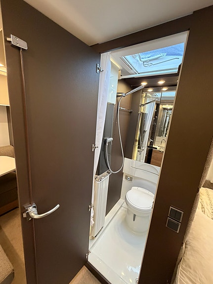 Adria ALPINA 763 UK 16 of 23