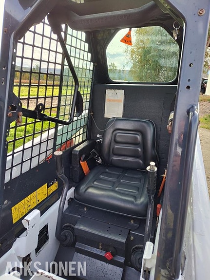 Bobcat S70 8 of 9