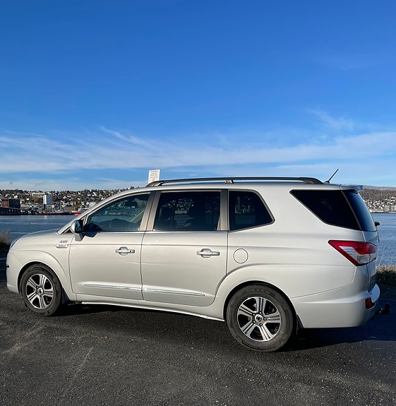 SsangYong Rodius 2 of 30