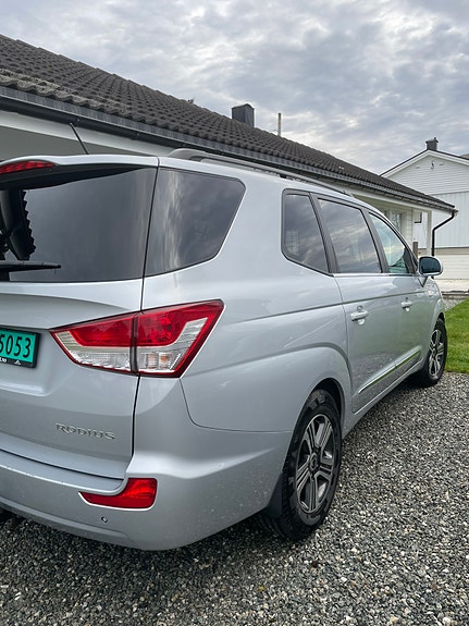 SsangYong Rodius 6 of 30