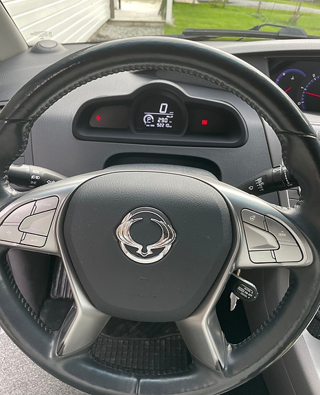 SsangYong Rodius 14 of 30