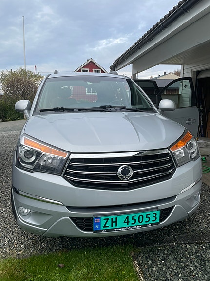 SsangYong Rodius 4 of 30