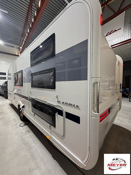 Adria Adora 573 PT Alde 3020 HE -Solcelle - 7 Sengeplasser! 8 of 30