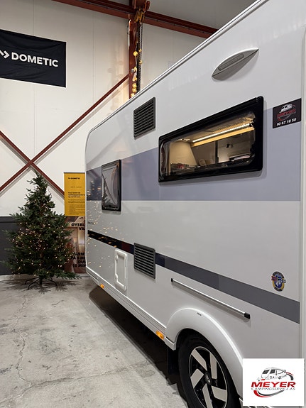 Adria Adora 573 PT Alde 3020 HE -Solcelle - 7 Sengeplasser! 3 of 30