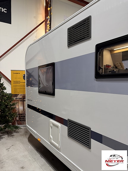 Adria Adora 573 PT Alde 3020 HE -Solcelle - 7 Sengeplasser! 4 of 30