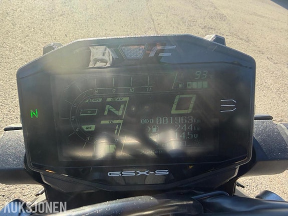 Suzuki GSX-S 1000 6 of 20