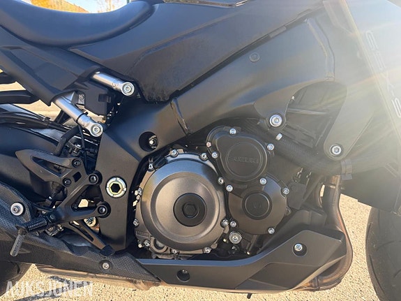 Suzuki GSX-S 1000 9 of 20