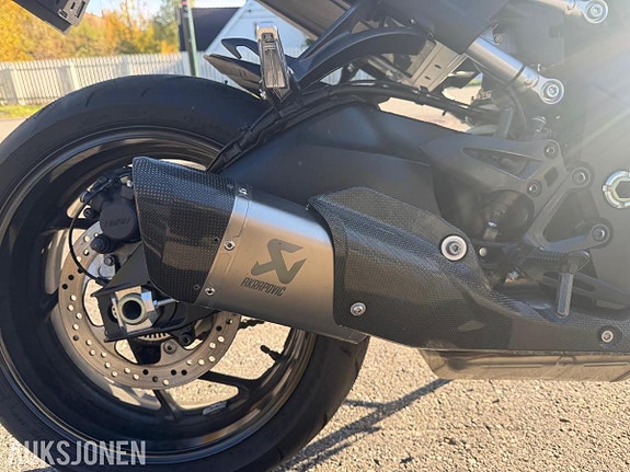 Suzuki GSX-S 1000 18 of 20