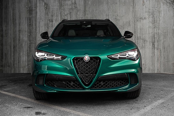 Alfa Romeo Stelvio Quadrifoglio 7 of 30