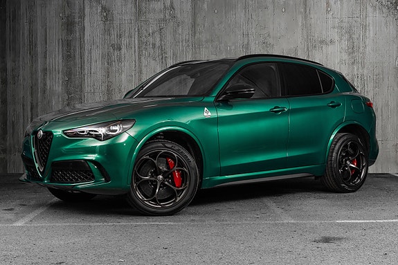 Alfa Romeo Stelvio Quadrifoglio 14 of 30