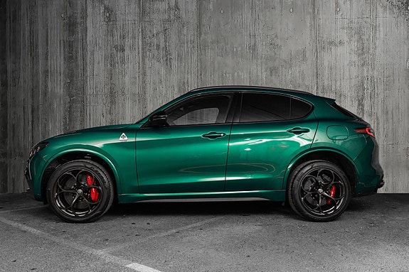 Alfa Romeo Stelvio Quadrifoglio 15 of 30