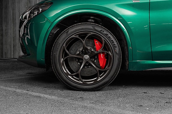 Alfa Romeo Stelvio Quadrifoglio 16 of 30