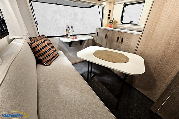 Adria Aviva 422 PY Plus /  Helt ny / Elbilvennlig  / Fast dobbeltseng 11 of 17