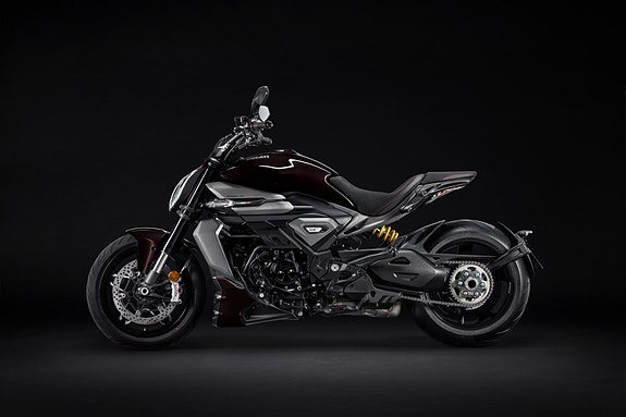 Ducati Xdiavel V4 6 of 12