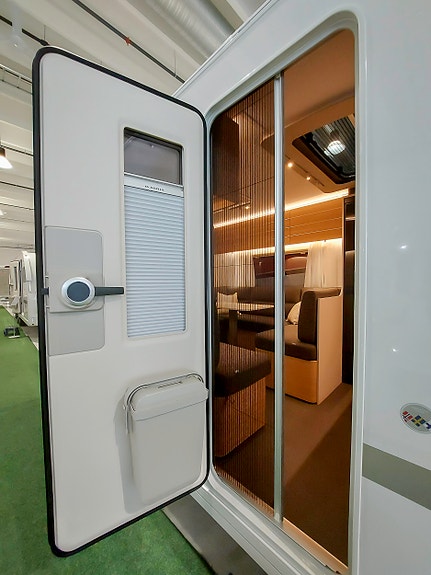 Adria Adora 613 HT 17 of 21