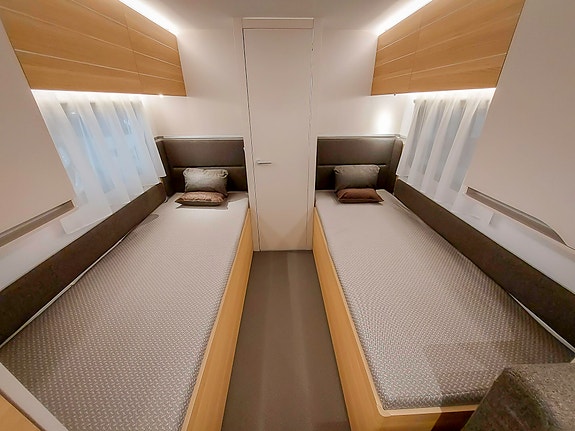 Adria Adora 613 HT 3 of 21