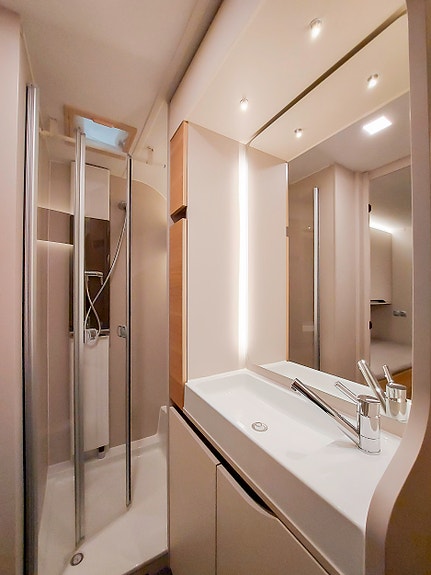 Adria Adora 613 HT 6 of 21