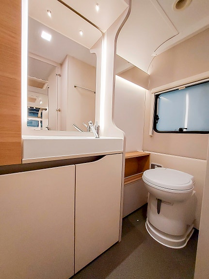 Adria Adora 613 HT 4 of 21